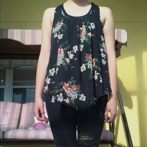 Cute flowy flower blouse